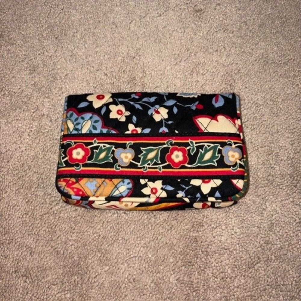 Vera Bradley One For The Money Floral Versailles Wallet Bi-fold Keychain Retired